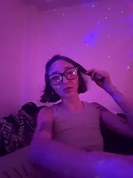 FrutillitaXX online show from April 29, 2026, 2:49 am