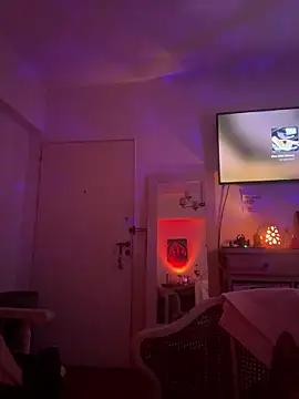 FrutillitaXX online show from April 14, 2026, 6:29 am