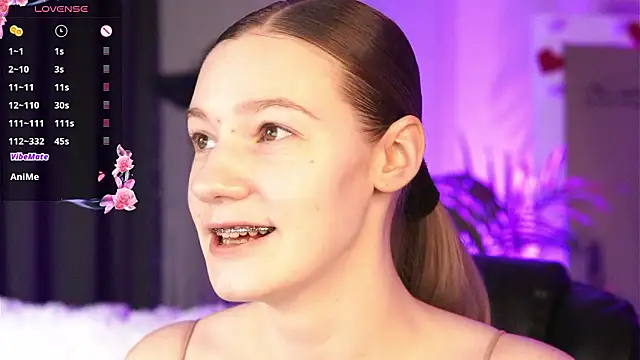 Snapshot of Vanessa__Lui chatting on February 27, 2026, 3:23 pm Vanessa Lui online show from February 27, 2026, 3:23 pm