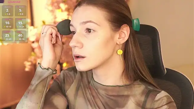 Snapshot of Vanessa__Lui chatting on February 22, 2026, 3:57 pm Vanessa Lui online show from February 22, 2026, 3:57 pm