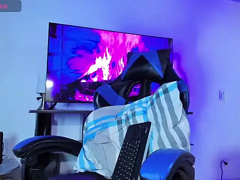 Lyam Russo online show from March 12, 2026, 4:18 am