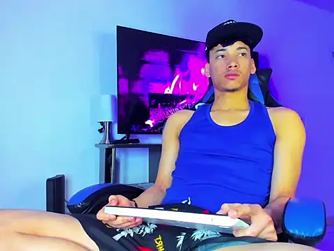 Lyam Russo online show from March 31, 2026, 8:27 am