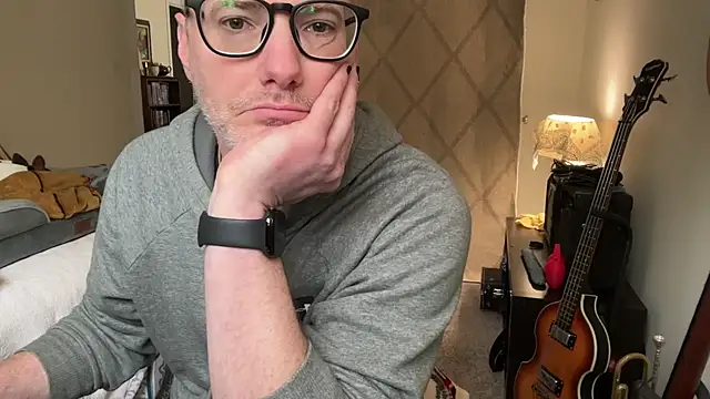 Snapshot of CunningColm chatting on March 2, 2026, 4:36 pm CunningColm online show from March 2, 2026, 4:36 pm