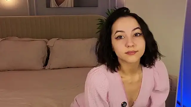 SweetElya online show from March 17, 2026, 7:11 am