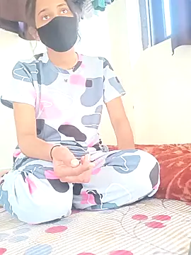 Snapshot of queen_roni chatting on February 16, 2026, 10:58 am queen roni online show from February 16, 2026, 10:58 am