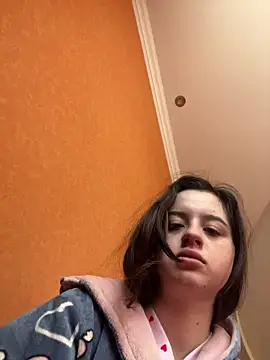 Baby doll7777 online show from March 5, 2026, 8:33 am