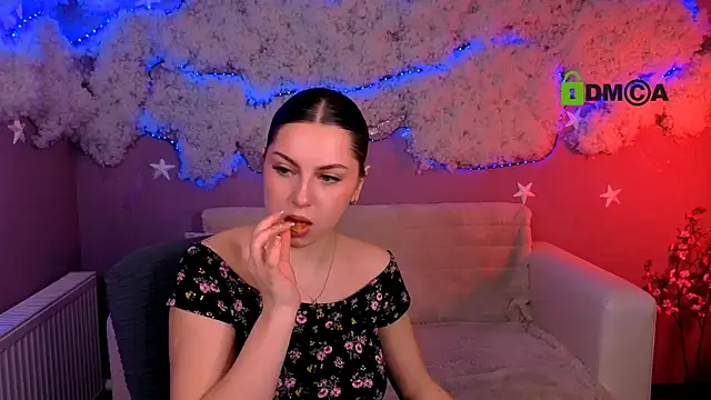 amalialowell online show from March 18, 2026, 10:29 am