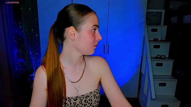 Maddy Wood  online show from June 15, 2026, 3:44 pm