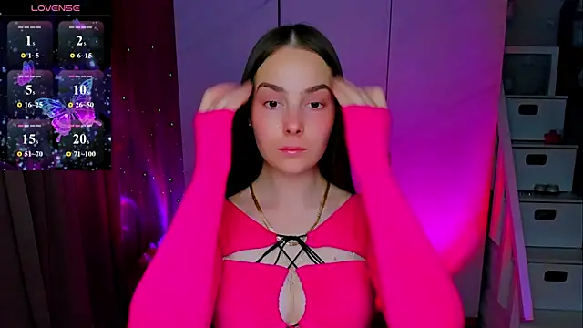 Maddy Wood  online show from June 11, 2026, 4:48 pm