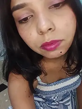 Cutie babes01 online show from July 13, 2026, 6:07 pm