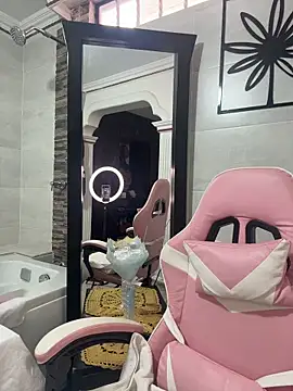 Kiarhatrixie1 online show from March 14, 2026, 4:02 pm