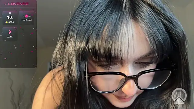 alicelanei online show from April 15, 2026, 7:58 pm