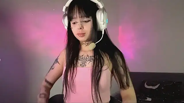 Luna Sohotti online show from April 2, 2026, 4:35 pm