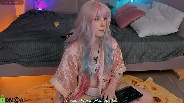 candy yeah online show from April 18, 2026, 5:26 pm