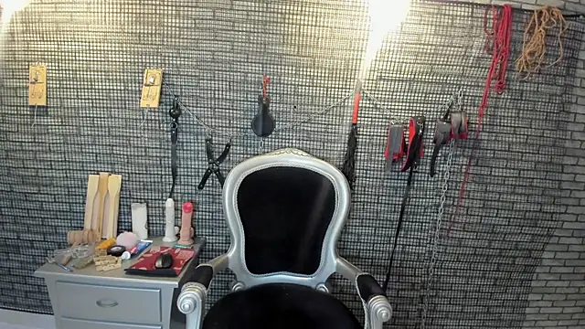 hillary bigbutt online show from April 10, 2026, 10:55 am