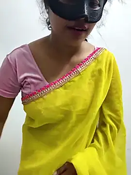 Cute-aryaa online show from April 13, 2026, 5:28 pm