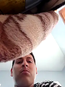 Snapshot of Chanwir32 chatting on February 17, 2026, 2:25 pm Chanwir32 online show from February 17, 2026, 2:25 pm