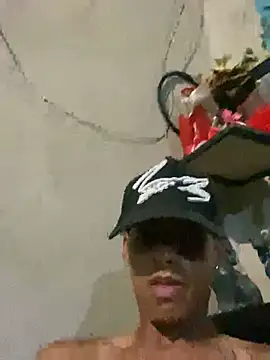 Snapshot of Alee_2005 chatting on February 25, 2026, 5:29 am Alee 2005 online show from February 25, 2026, 5:29 am