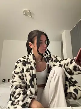 Amberbanxx online show from April 2, 2026, 9:32 pm