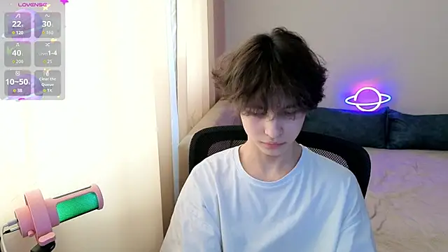  LukaHayes  online show from April 8, 2026, 2:18 pm