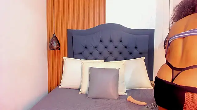 Curly cataleya online show from March 1, 2026, 1:00 pm