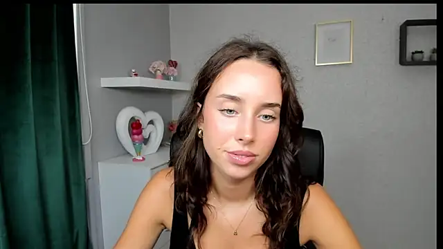 Snapshot of AdeleSolo chatting on July 13, 2026, 12:26 pm AdeleSolo online show from July 13, 2026, 12:26 pm