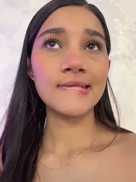 AlessiaVallmont online show from March 10, 2026, 12:09 pm