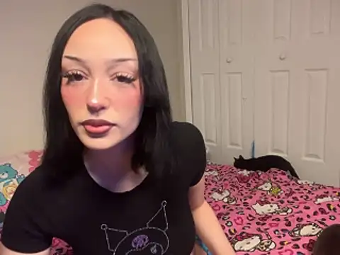 strwbrrymilk online show from March 28, 2026, 3:07 am