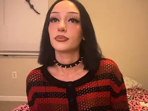 strwbrrymilk online show from March 1, 2026, 1:49 am