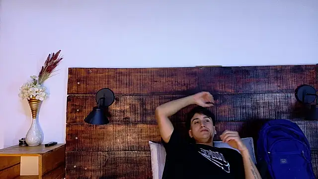 Esmeralda and Naim online show from March 3, 2026, 7:32 pm