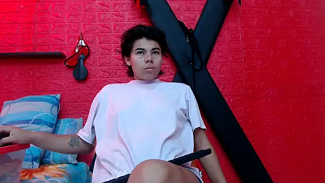 skinnysexy18 online show from March 1, 2026, 1:11 pm