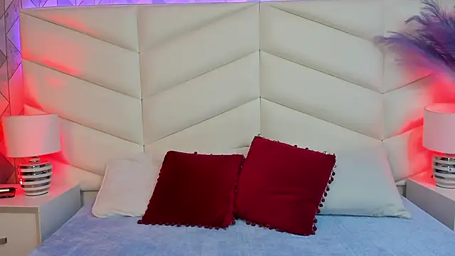 Bella  Peach online show from March 25, 2026, 3:06 am