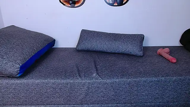 miay here  online show from April 3, 2026, 5:52 pm