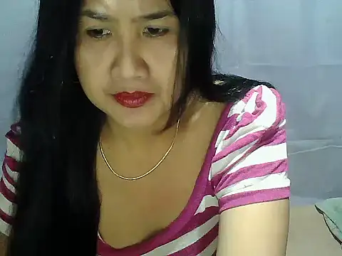 Snapshot of Sh1nbae22 chatting on July 17, 2026, 2:25 pm Sh1nbae22 online show from July 17, 2026, 2:25 pm