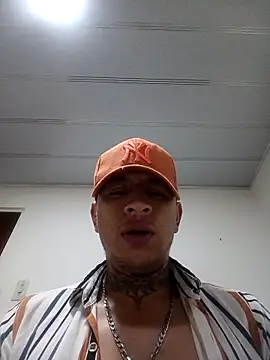 Snapshot of Valentino_dominusSex chatting on February 22, 2026, 10:17 am Valentino dominusSex online show from February 22, 2026, 10:17 am