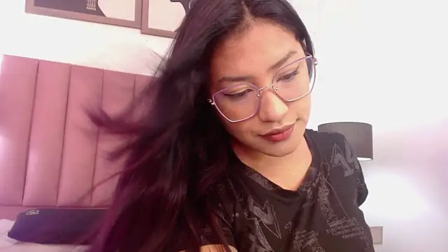 SweetMilie gh online show from April 13, 2026, 3:21 am