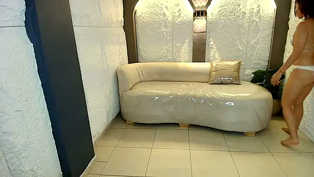 Snapshot of Elizabeth__r chatting on February 26, 2026, 3:06 am Elizabeth r online show from February 26, 2026, 3:06 am