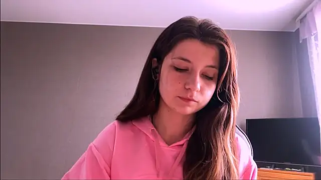 LunnaBliss online show from March 31, 2026, 1:13 pm