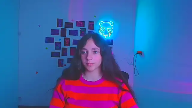 KissMeJulia online show from March 21, 2026, 8:19 am