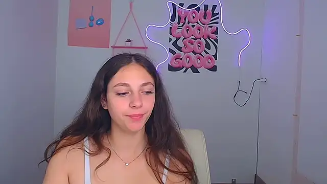 KissMeJulia online show from July 29, 2026, 5:39 am