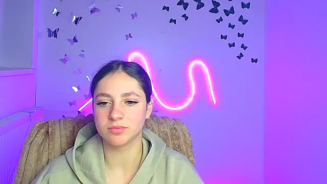 KissMeJulia online show from April 11, 2026, 7:45 am