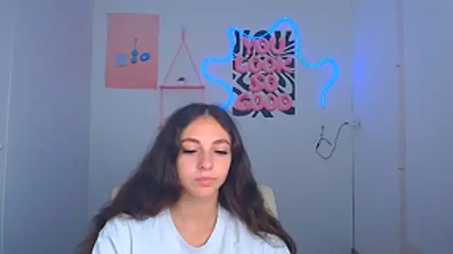 KissMeJulia online show from July 12, 2026, 5:41 am