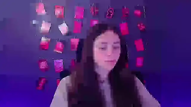 KissMeJulia online show from March 18, 2026, 6:27 am