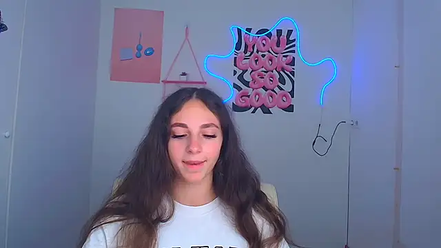 KissMeJulia online show from July 10, 2026, 11:21 am