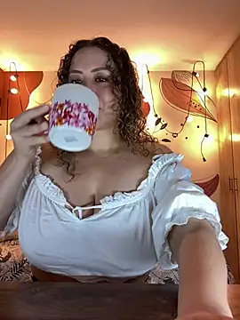 Elisabeth-rodriguez online show from April 14, 2026, 11:26 am