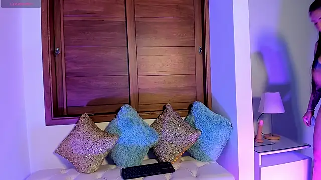 milkavelvett online show from March 4, 2026, 3:53 pm