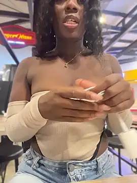 ZarahFerreira online show from April 21, 2026, 1:42 am