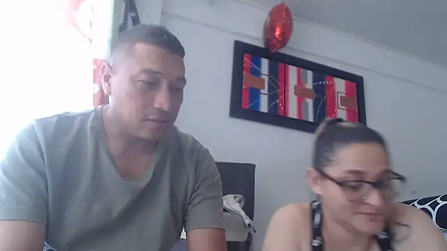 pareja latina2214 online show from February 27, 2026, 3:45 pm