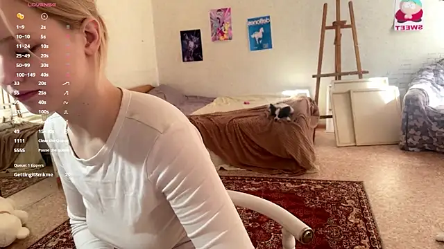 LotusHinata online show from March 17, 2026, 4:37 am