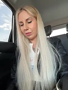 LisaMurr online show from April 21, 2026, 11:28 am